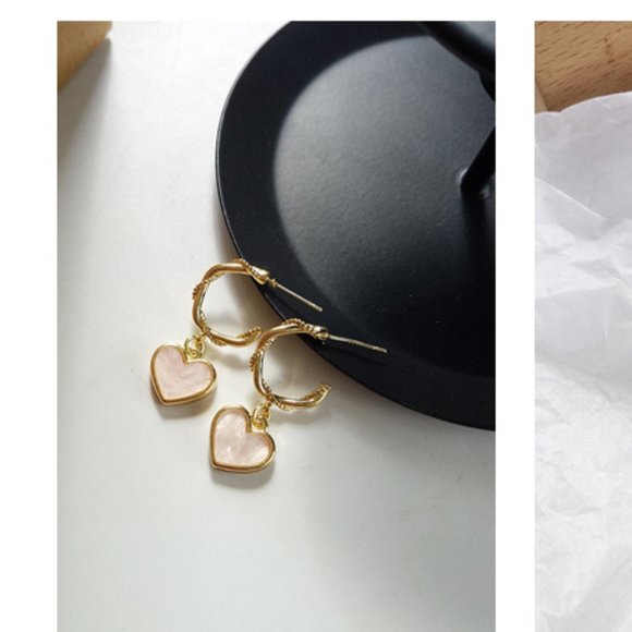 💙💕💕Last one Light Pink Heart Twist Hoop Earring - Picture 2 of 16